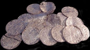 کشف مجموعه‌ای از سکه‌های نقره‌ای که تاریخ ضرب آنها به بعد از نبرد هاستینگز برمی‌گردد را می‌توان بعنوان یافتن گنج تلقی کرد.